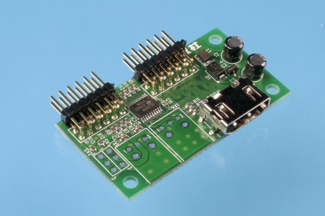 株式会社エム・アイ・エー製のZedBoard用フルカラーDVI出力アダプタ