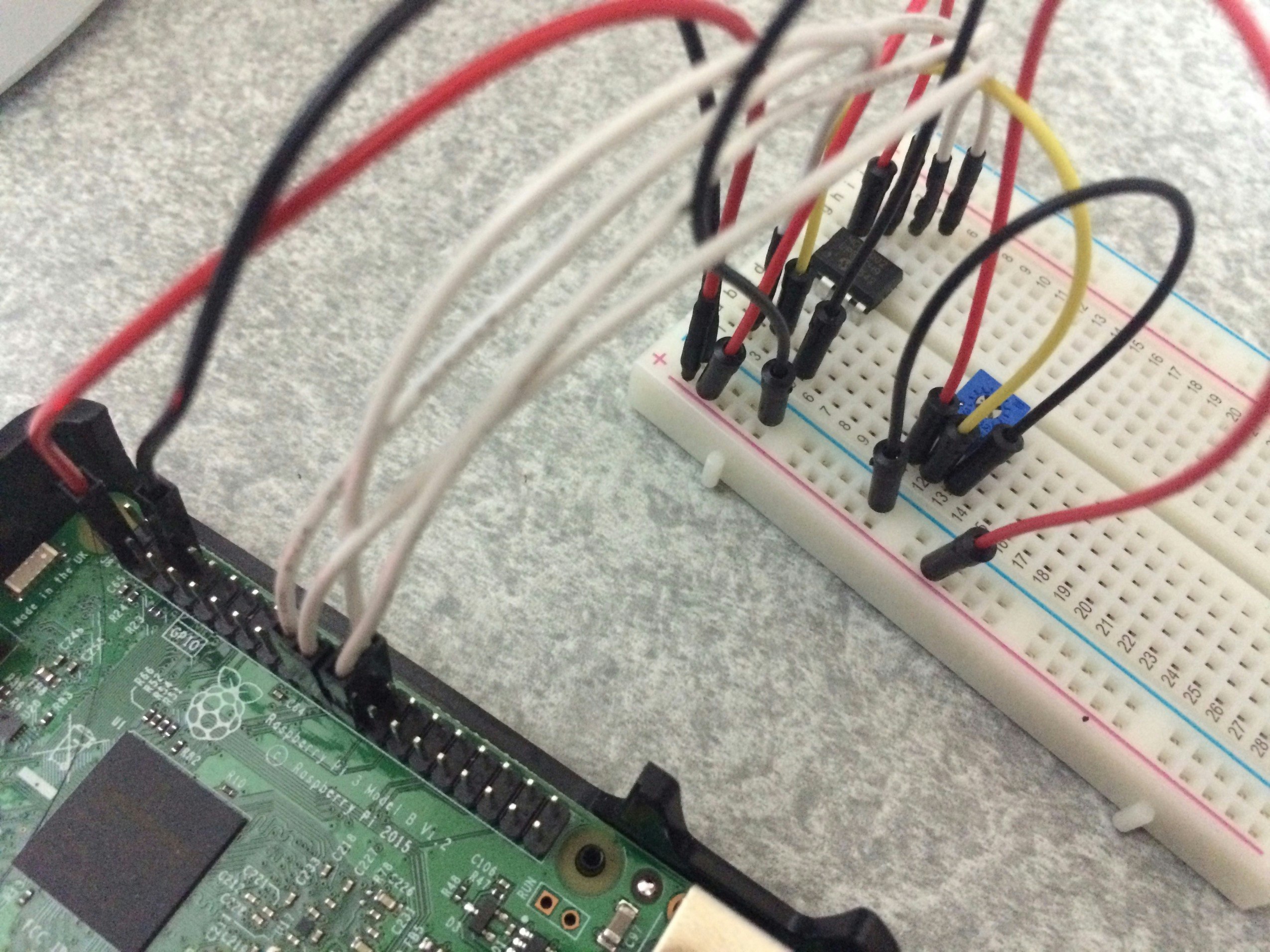 Raspberry Pi 3でpythonを使い::Dコンバーターでアナログ信号を検出する！回路.jpg