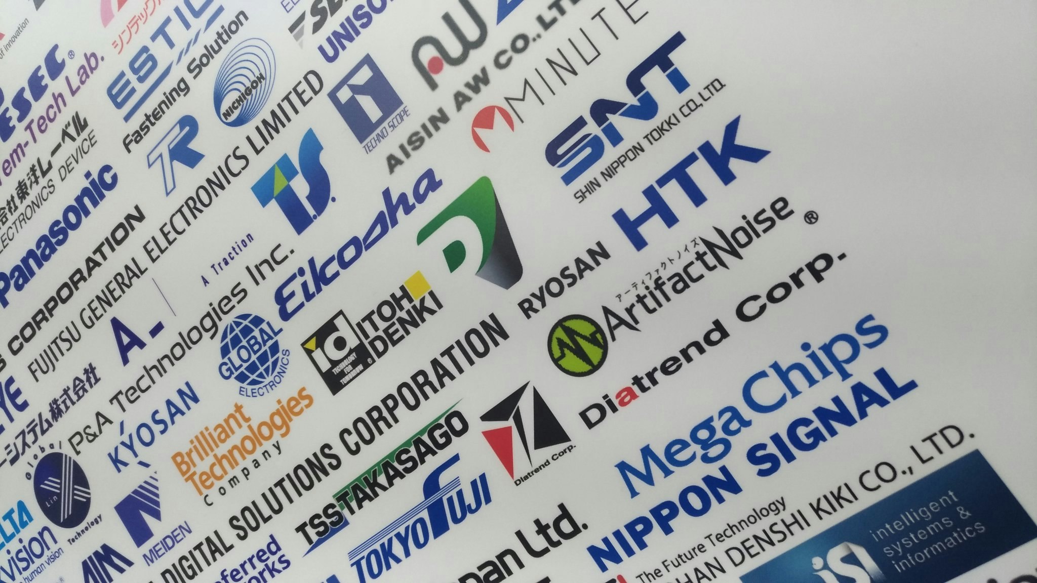 YIUA5Zcm.jpg large.jpeg