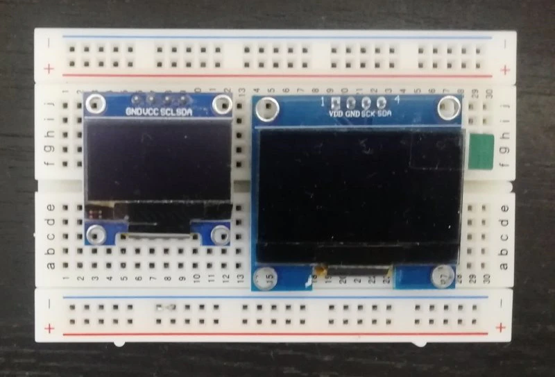 OLED2個・表示なしsmall.jpg