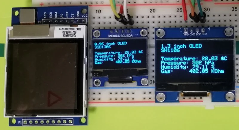 OLED2個とLCD2small.jpg