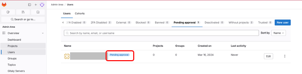 GitLabに初めてログインするとペンディング状態になる