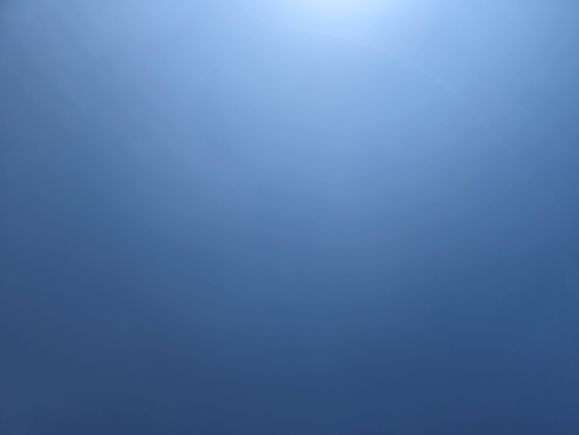 雲一つない青空