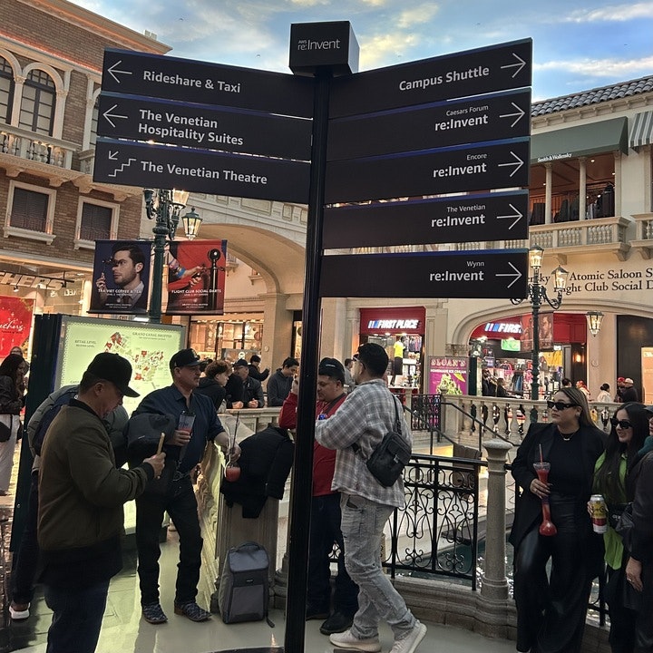 一般エリアもre:Invent img_1290_720.jpg