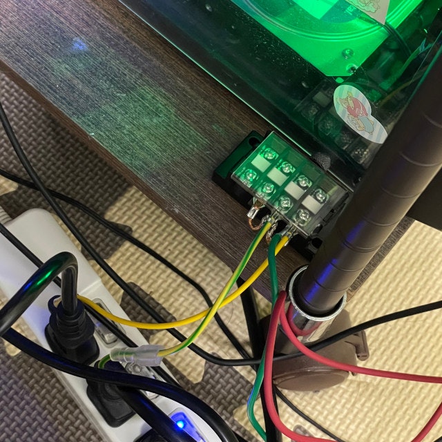 PCのコンセントを接地 PCのコンセントを接地