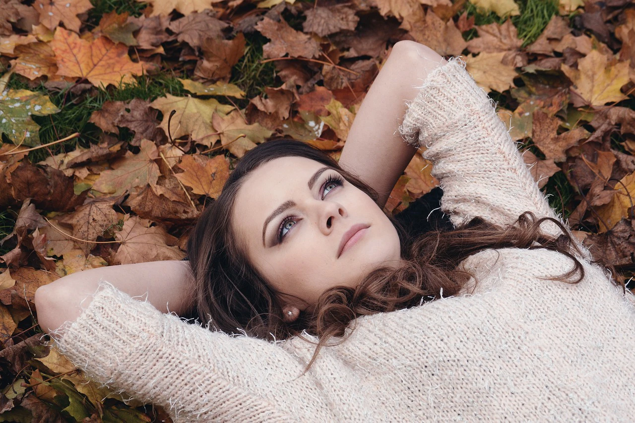 woman-2003647_1280.png