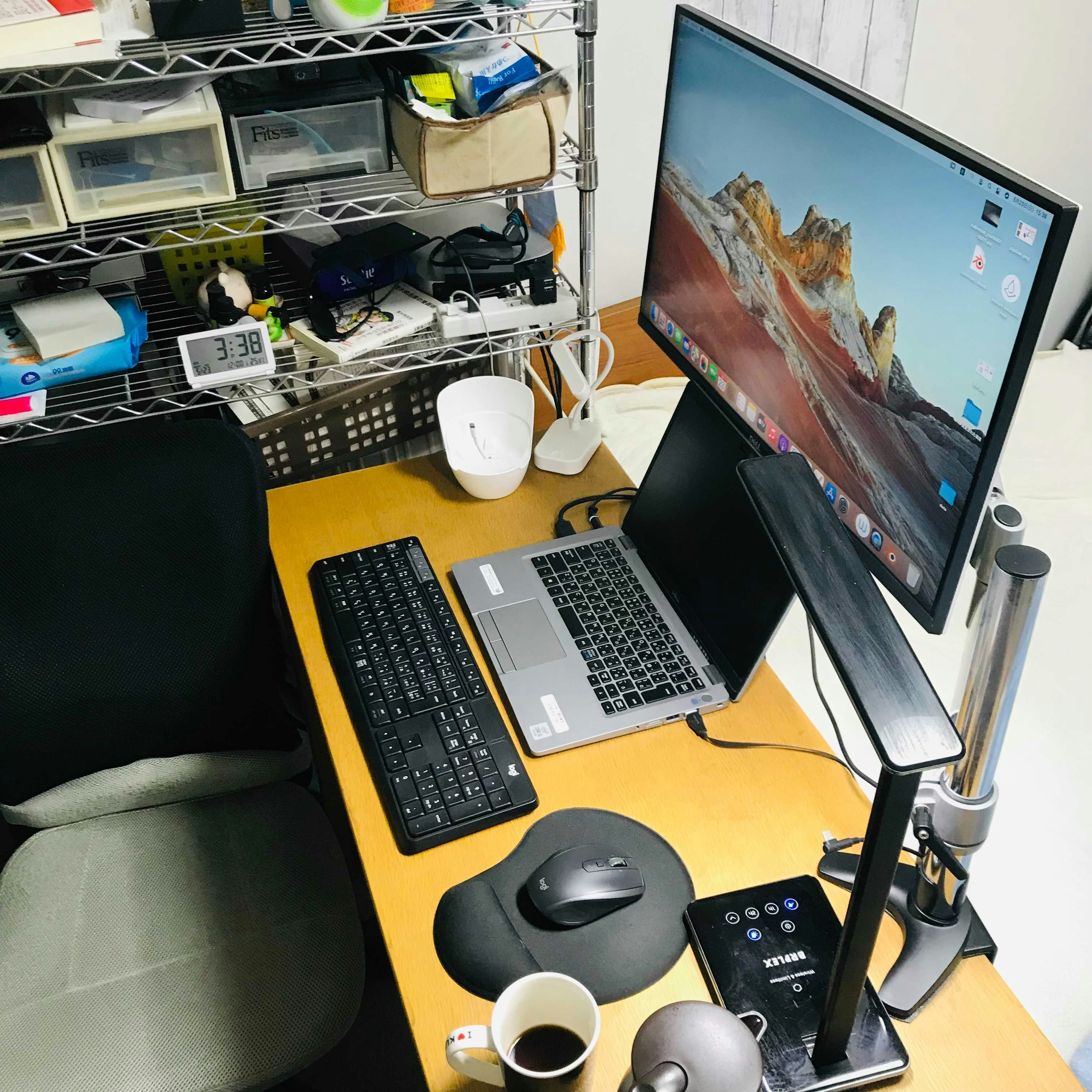 desk1.jpg